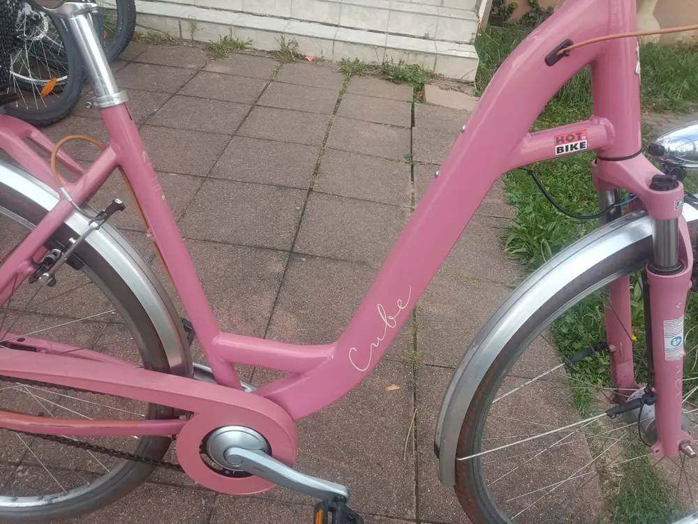 A5 - 28 Zoll Cube Fahrrad. 8 Gänge. 53 Site. Nabendynamo – 2